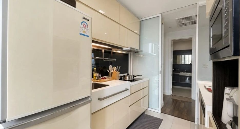 For rent 2 bedrooms condo in Phra Khanong, Bangkok
