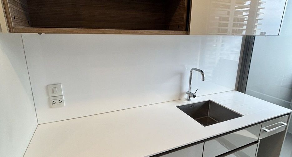 Condo en alquiler de 1 habitaciones en Bang Rak, Bangkok