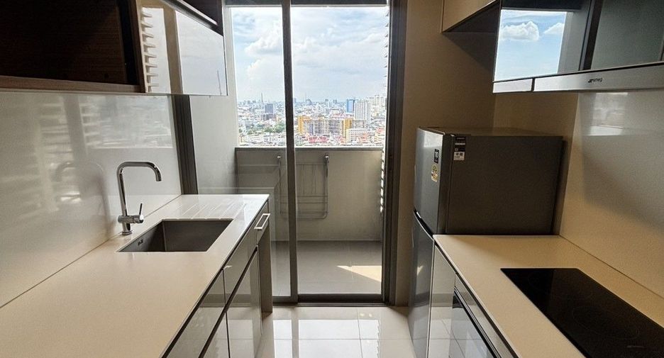 Condo en alquiler de 1 habitaciones en Bang Rak, Bangkok