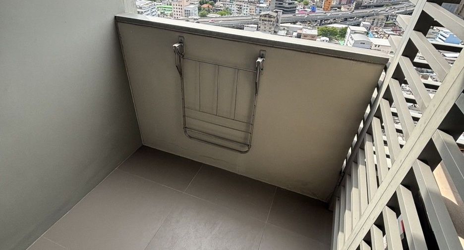 Condo en alquiler de 1 habitaciones en Bang Rak, Bangkok