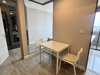 Wohnung zur Miete mit 1 Zimmer in Bang Rak, Bangkok