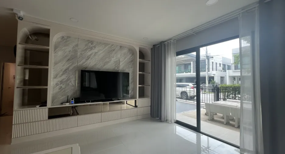 Casa en venta de 4 habitaciones en Lat Krabang, Bangkok