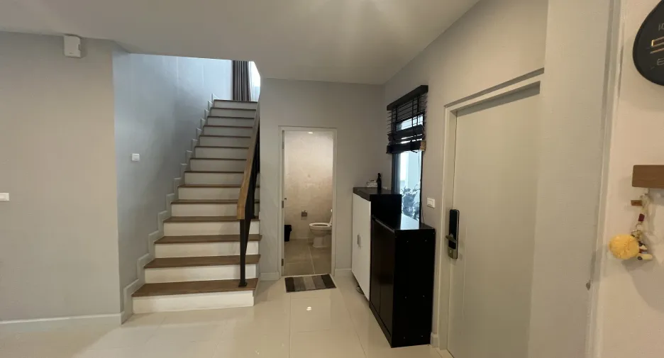Casa en venta de 4 habitaciones en Lat Krabang, Bangkok