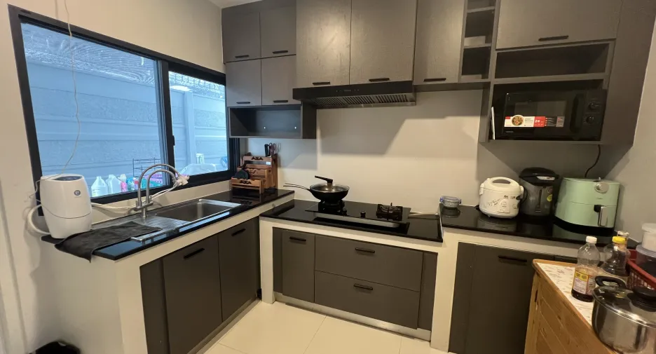 Casa en venta de 4 habitaciones en Lat Krabang, Bangkok
