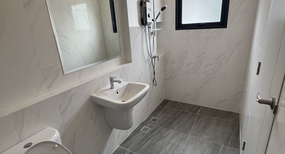 Casa en venta de 4 habitaciones en Lat Krabang, Bangkok