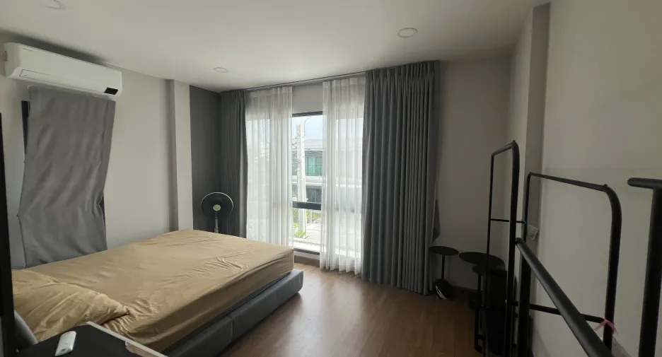 Casa en venta de 4 habitaciones en Lat Krabang, Bangkok