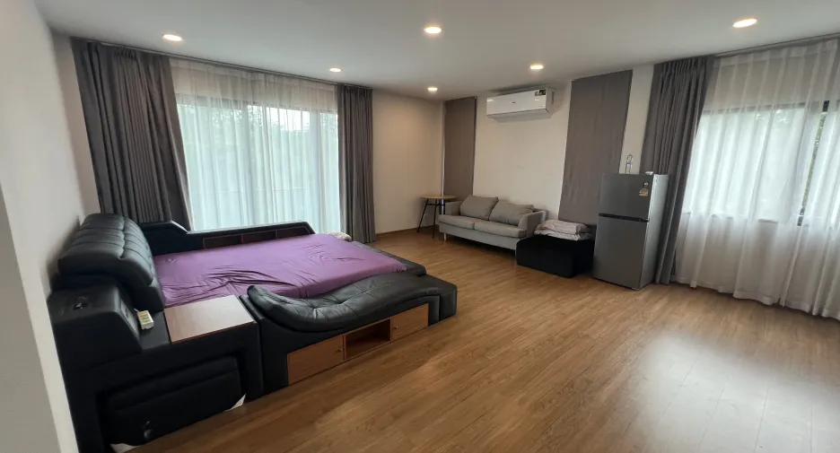Casa en venta de 4 habitaciones en Lat Krabang, Bangkok