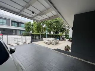 Casa en venta de 4 habitaciones en Lat Krabang, Bangkok