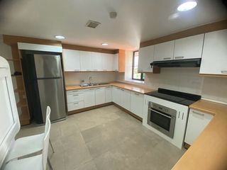 For rent 3 bedrooms apartment in Pathum Wan, Bangkok
