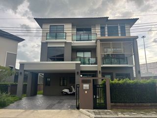 Haus zur Miete mit 5 Zimmer in Khan Na Yao, Bangkok