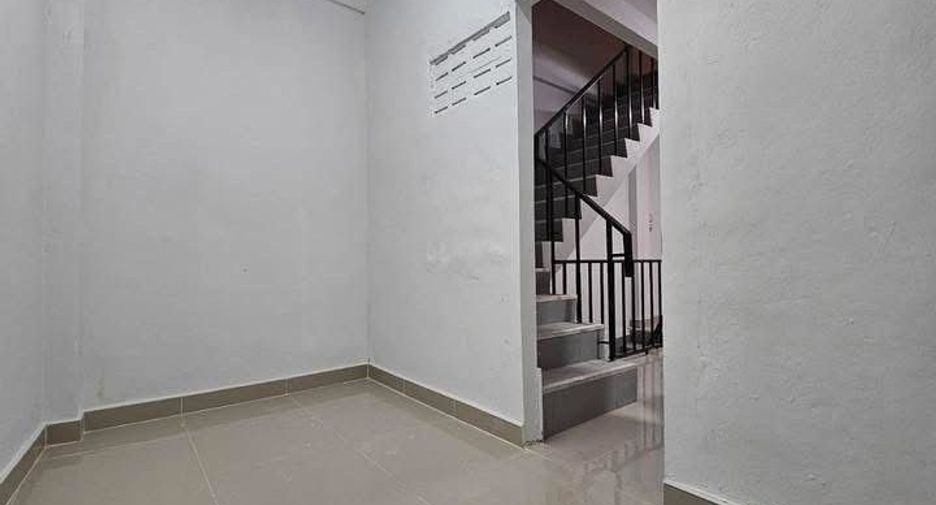 Gewerbefläche zum Kauf und zur Miete in Bang Kho Laem, Bangkok