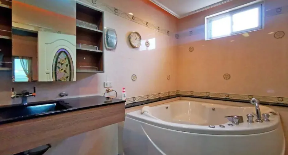 Casa en venta de 2 habitaciones en Bang Lamung, Chonburi