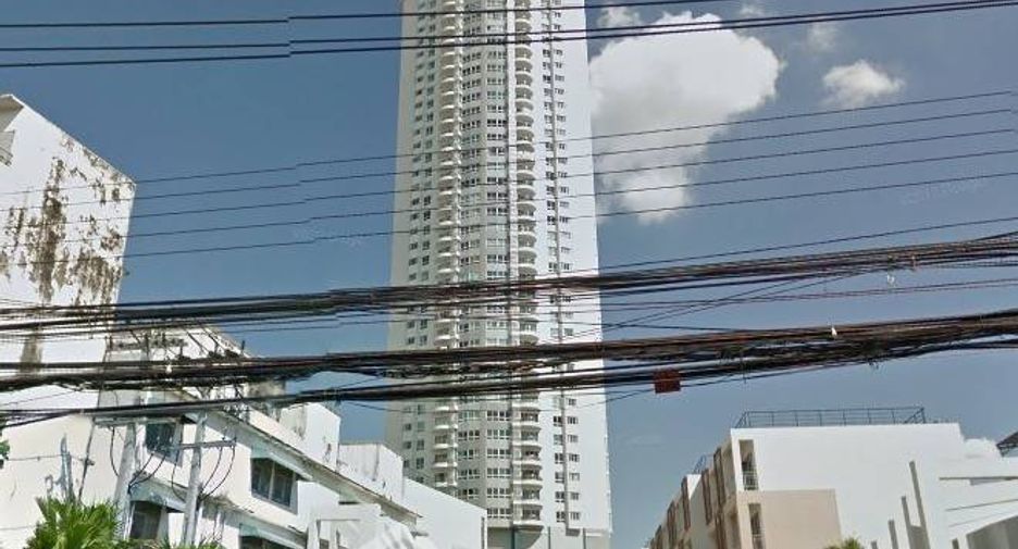 For sale 2 bedrooms condo in Yan Nawa, Bangkok