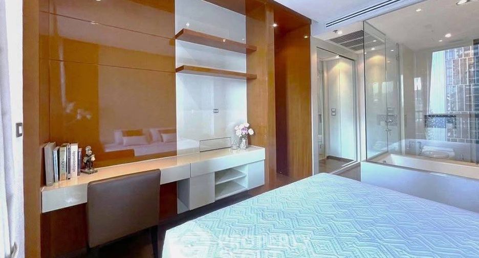 For sale 1 bed condo in Khlong Toei, Bangkok