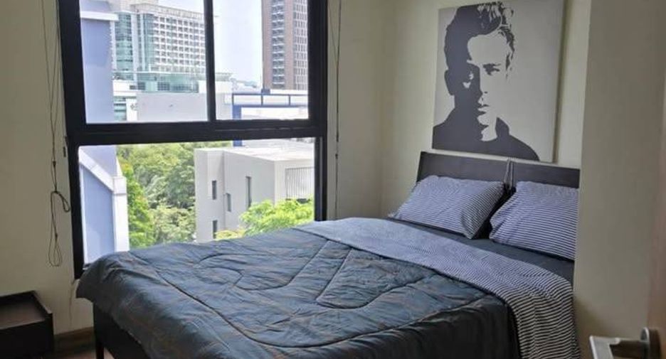 For sale 3 bedrooms condo in Khlong Toei, Bangkok