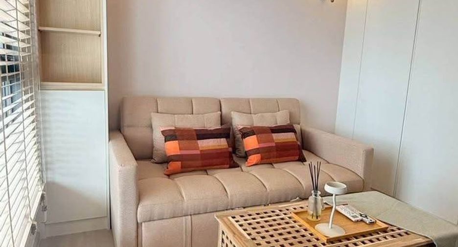 For sale 2 ベッドルーム condo in Phra Khanong, Bangkok