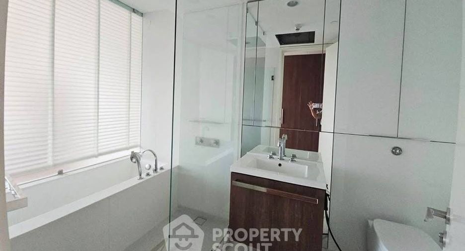 For sale 2 bedrooms condo in Pathum Wan, Bangkok