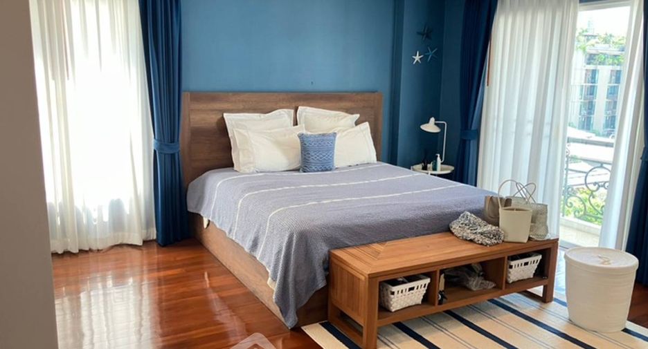 For sale 2 bedrooms condo in Khlong Toei, Bangkok