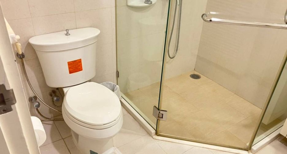 For sale 2 bedrooms condo in Khlong Toei, Bangkok