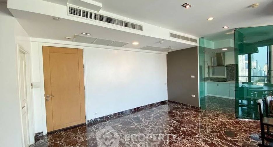 For sale 3 bedrooms condo in Watthana, Bangkok