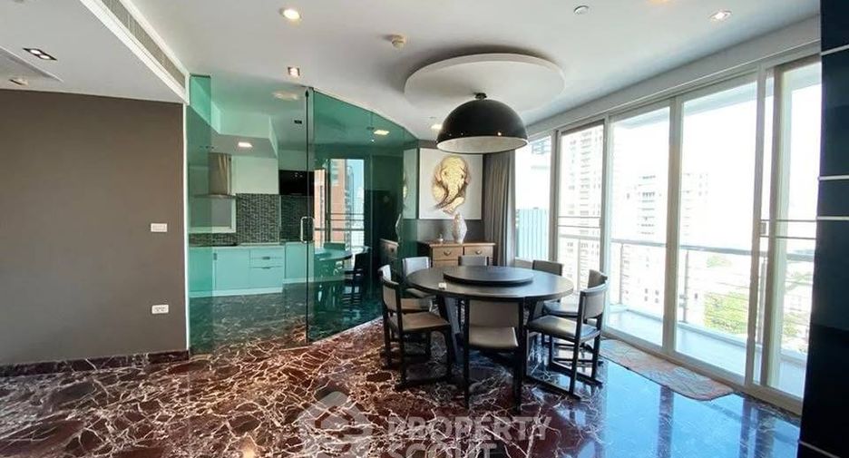 For sale 3 bedrooms condo in Watthana, Bangkok