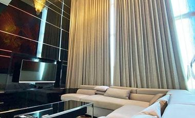 For sale 3 bedrooms condo in Watthana, Bangkok