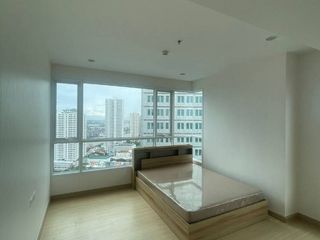 For rent 2 bedrooms condo in Yan Nawa, Bangkok