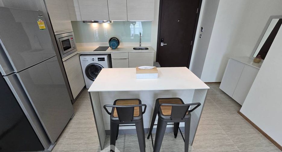 For rent 2 bedrooms condo in Watthana, Bangkok
