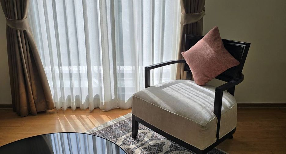For rent 2 bedrooms condo in Watthana, Bangkok
