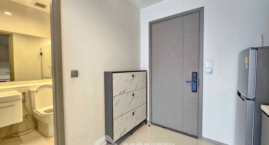 For rent 1 bed condo in Huai Khwang, Bangkok