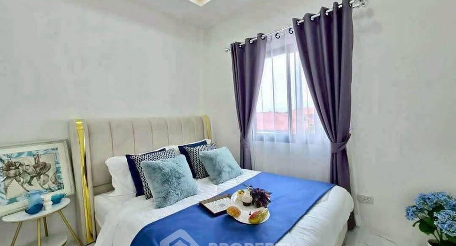 Casa adosada en alquiler de 3 habitaciones en Bang Lamung, Chonburi