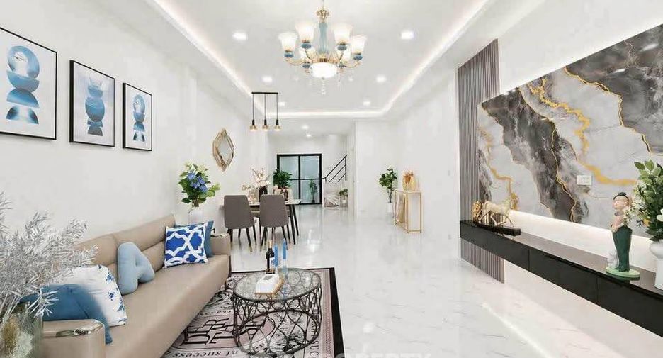 Casa adosada en alquiler de 3 habitaciones en Bang Lamung, Chonburi