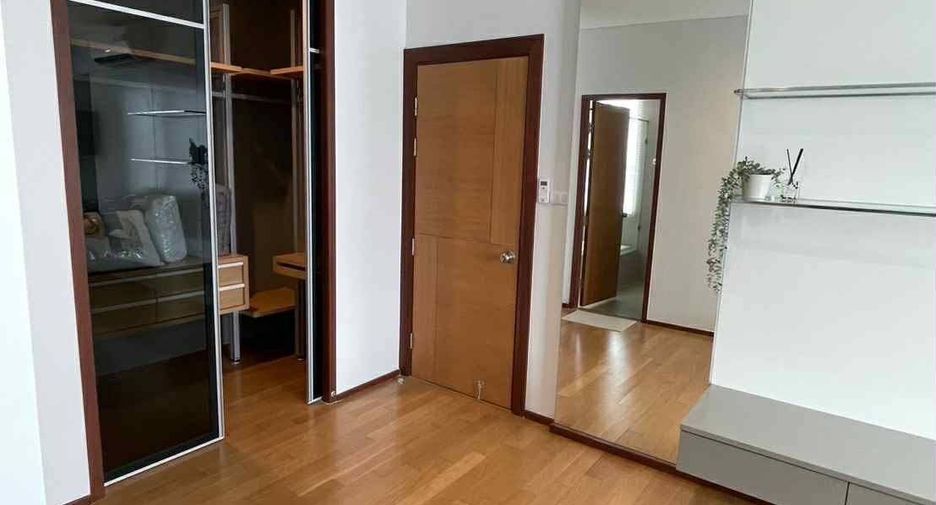 Wohnung zur Miete mit 2 Zimmer in Khlong San, Bangkok