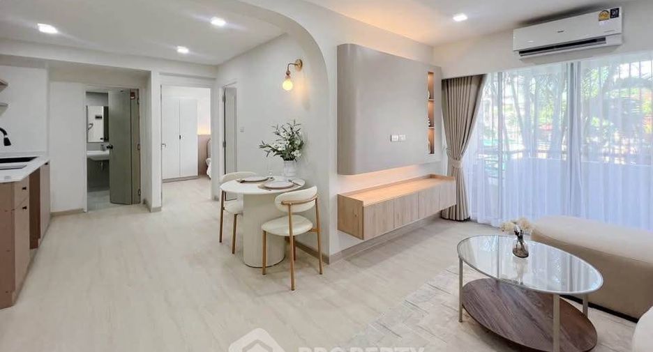 Condo en alquiler de 2 habitaciones en Phra Khanong, Bangkok