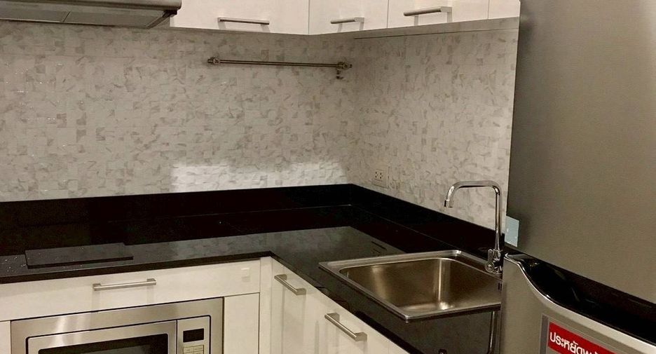 For rent 1 bed condo in Pathum Wan, Bangkok