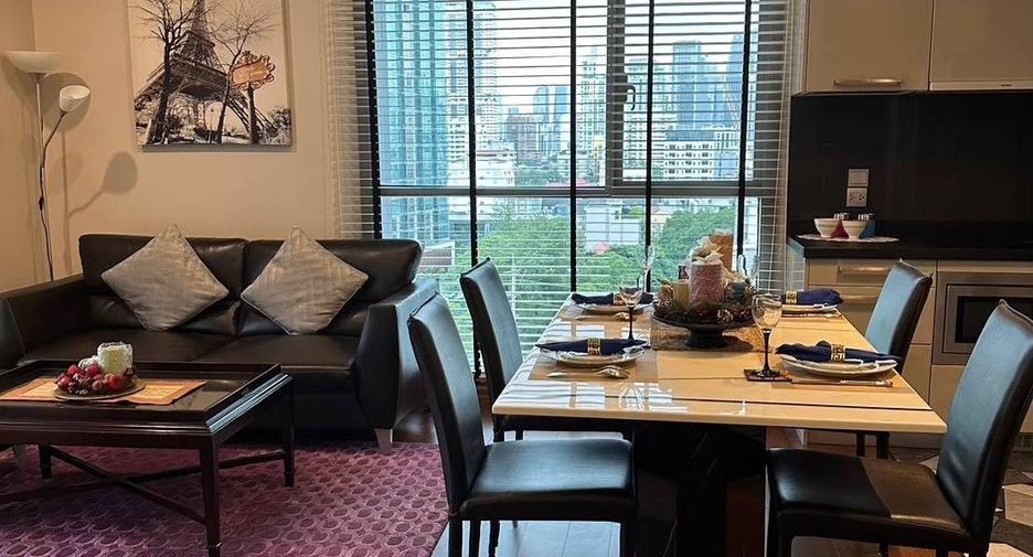 For rent 2 bedrooms condo in Watthana, Bangkok