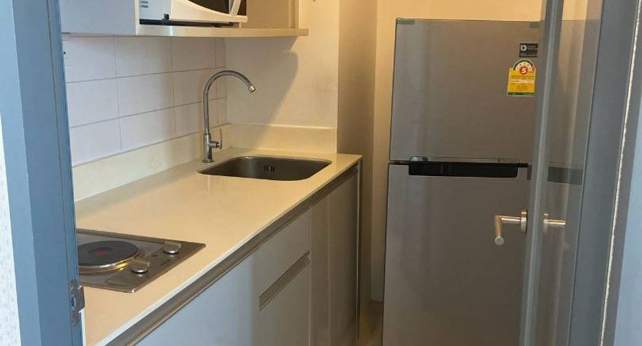 For rent 2 ベッドルーム condo in Phra Khanong, Bangkok