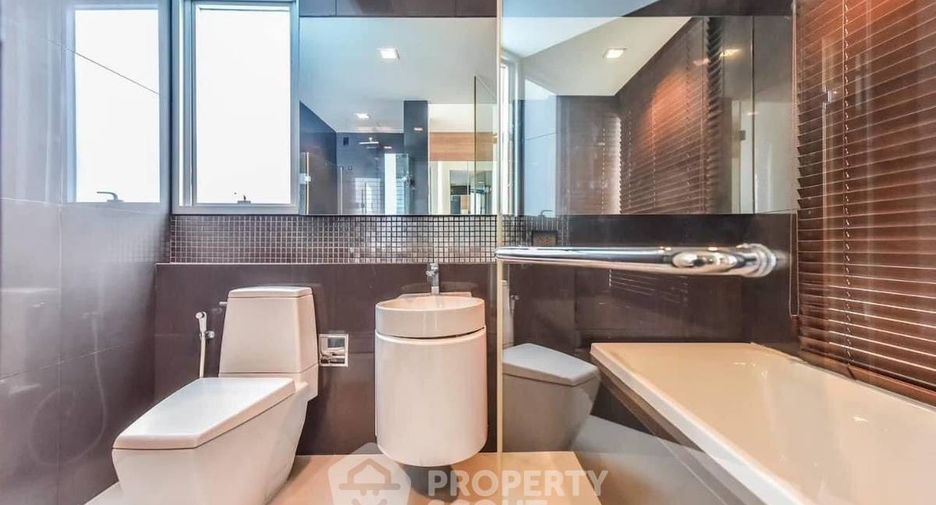 For rent 2 bedrooms condo in Phaya Thai, Bangkok