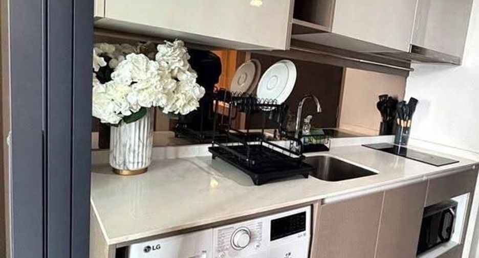 For rent 1 bed condo in Watthana, Bangkok