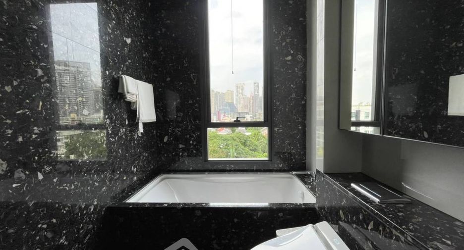 For rent 1 bed condo in Khlong Toei, Bangkok