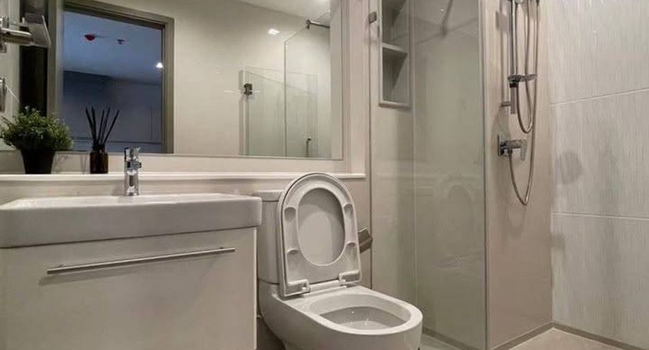 Condo en alquiler de 1 habitaciones en Huai Khwang, Bangkok