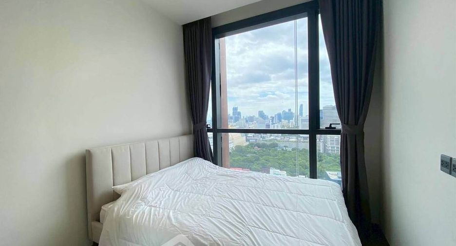 For rent 2 bedrooms condo in Pathum Wan, Bangkok