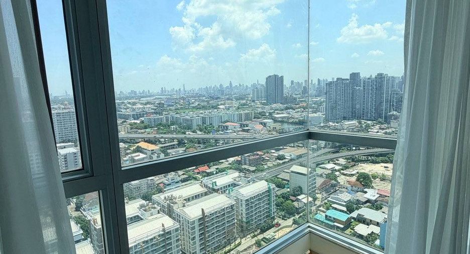 À louer 2 chambres condo à Phra Khanong, Bangkok