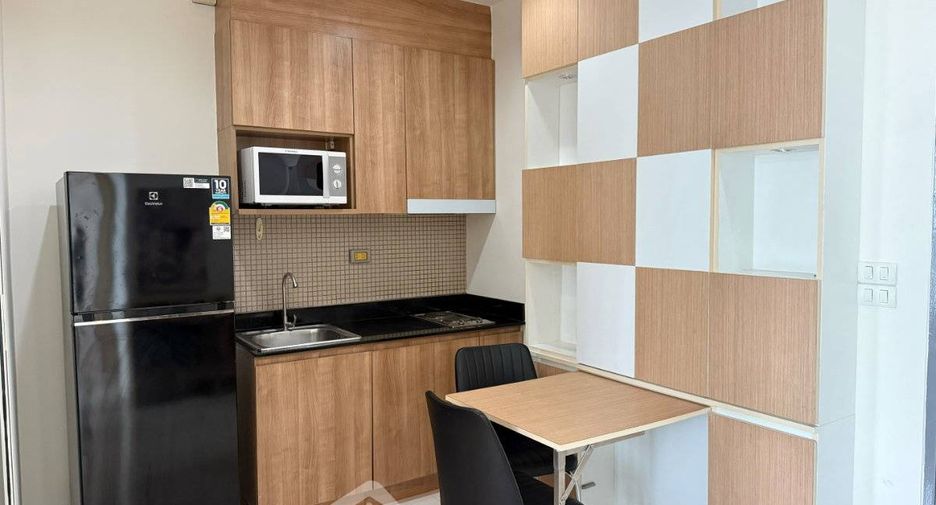 For rent 2 bedrooms condo in Ratchathewi, Bangkok