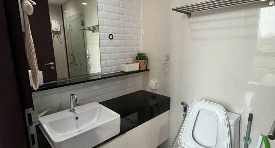 Wohnung zur Miete mit 1 Zimmer in Pathum Wan, Bangkok