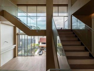 Casa adosada en alquiler de 6 habitaciones en Bang Kapi, Bangkok
