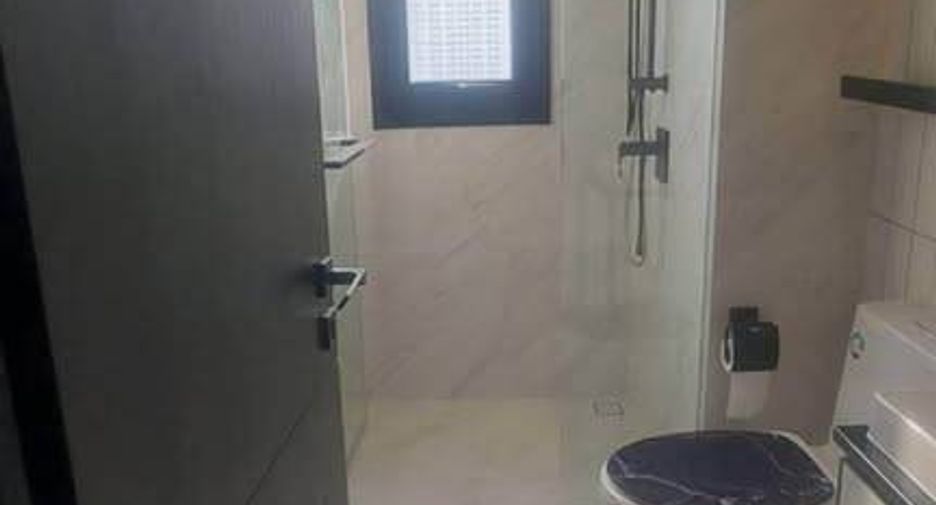 Wohnung zur Miete mit 2 Zimmer in Khlong San, Bangkok