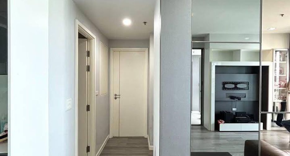 For rent 2 bedrooms condo in Yan Nawa, Bangkok