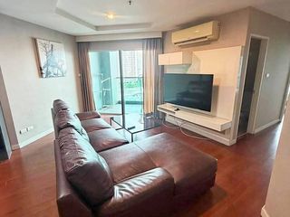 For rent 2 bedrooms condo in Huai Khwang, Bangkok