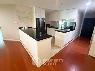 For rent 2 bedrooms condo in Huai Khwang, Bangkok